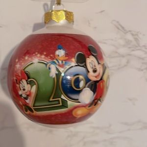 Large Mickey Donald Minnie goofy and stitch Christmas ornament 2007
